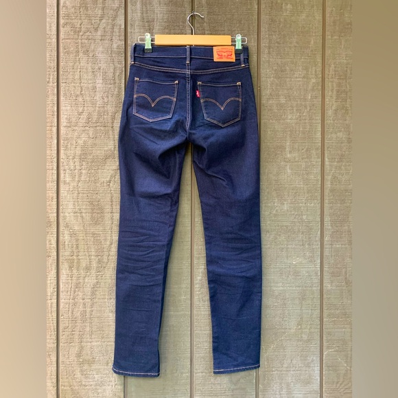 Levi’s 312 Shaping Slim - Picture 2 of 5